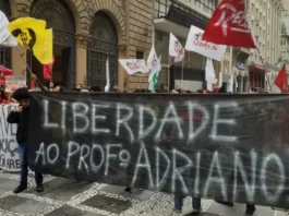 Ato em defesa da liberdade do professor Adriano - Foto: Comitê de Apoiio e Defesa do Camarada Adriano