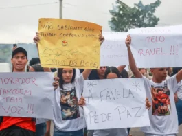 Atos pelo Brasil protestam contra o massacre no Rio de Janeiro