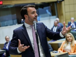 PT e Bancada Feminista do PSOL pedem cassação de deputado Lucas Bove por violência contra ex-esposa