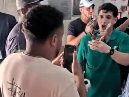 Vereador Kleber Ribeiro grava vídeo durante a invasão Foto: Reprodução, redes sociais