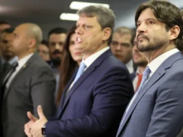 O governador Tarcísio de Freitas e o presidente da Alesp André do Prado. Foto: Bruna Sampaio / Alesp